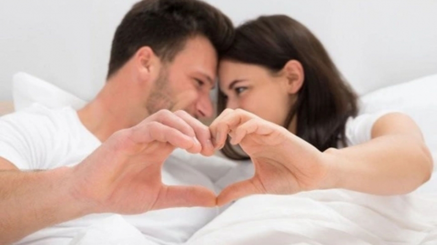 Vì sao nhiều cặp vợ chồng yêu nhau nhưng vẫn “lệch nhịp” trên giường?